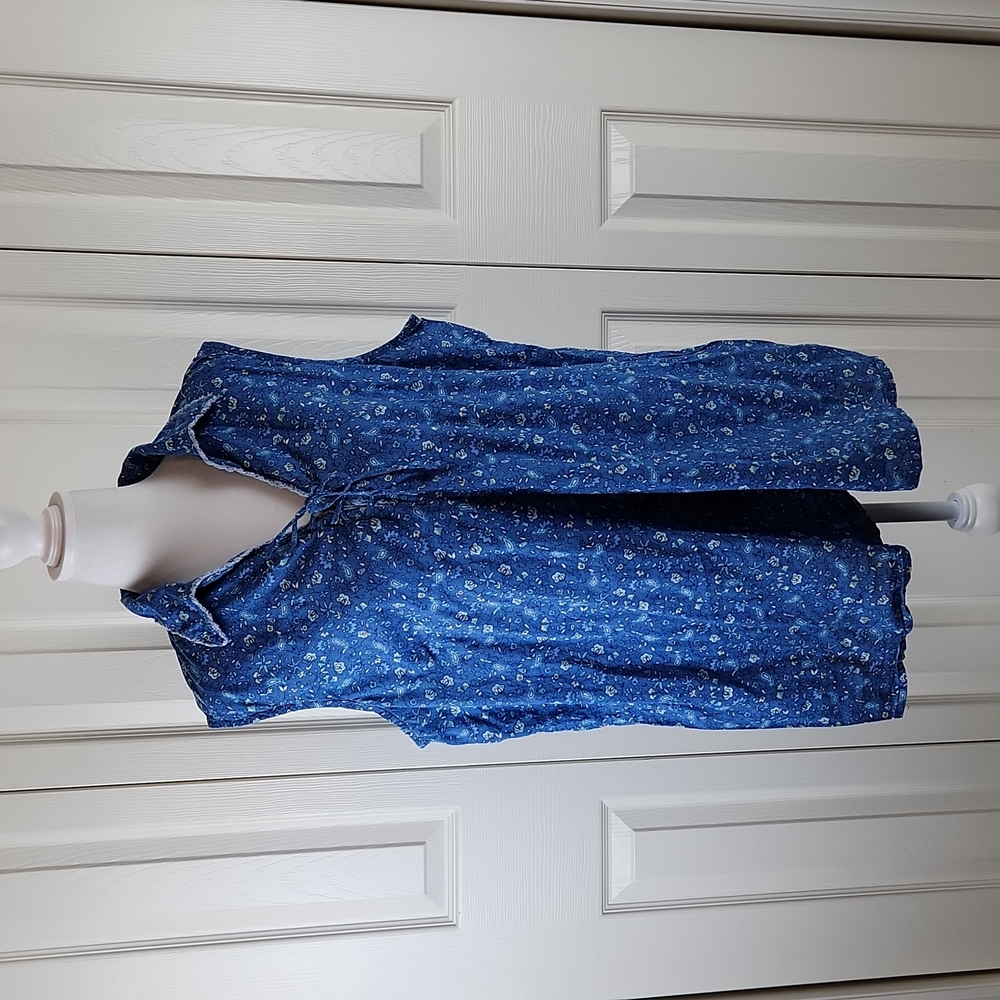 Take Nine maternity size 20/22 collared tank Ditsy Floral Lightweight Blue White